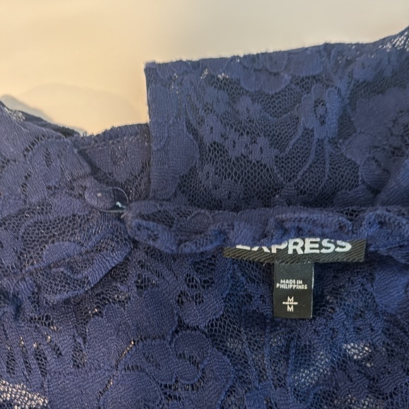 Navy lace top with bell sleeves - Picture 4 of 5